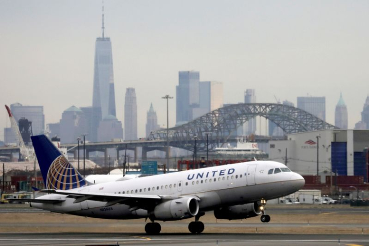 Photo d'archives d'un avion de United Airlines qui décolle à New York