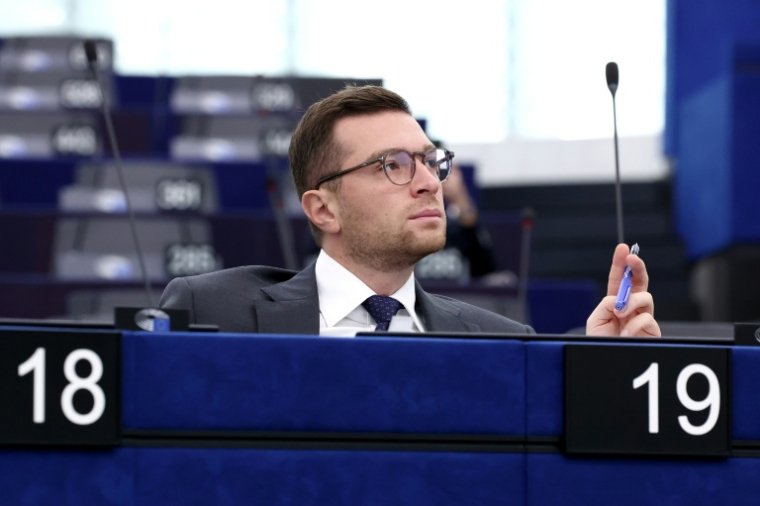 Jordan Bardella au Parlement européen à Strasbourg le 22 octobre 2025 ( AFP / FREDERICK FLORIN )