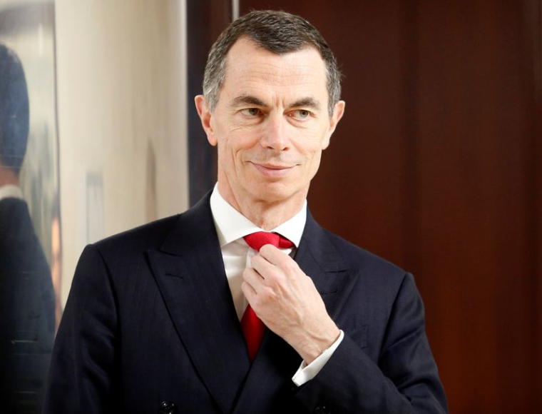 MUSTIER SUR LE DÉPART, UNICREDIT FLANCHE EN BOURSE