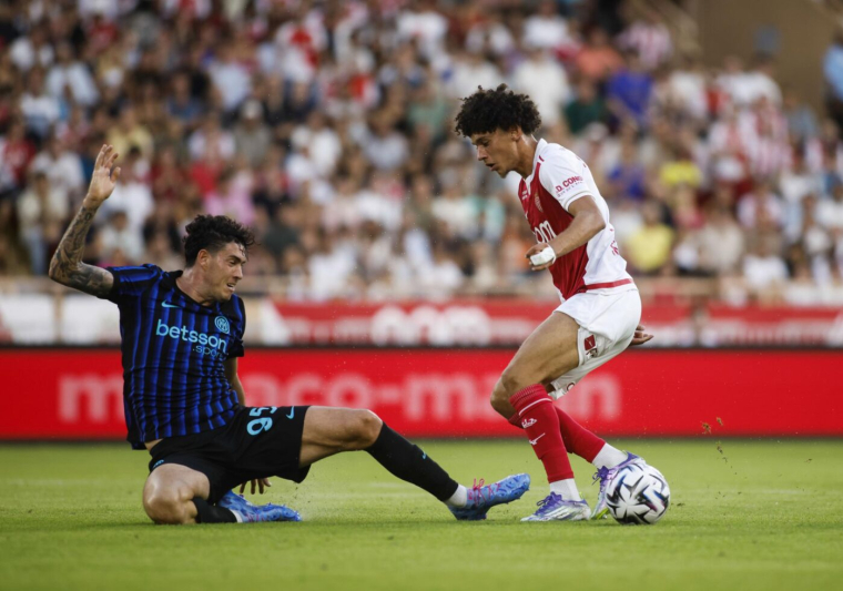 Malgré Akliouche et une supériorité numérique, Monaco cale contre l’Inter