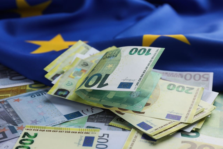 (Saviez-vous que les pays européens ont des usages des espèces bien distincts ? L'euro numérique pourrait harmoniser les pratiques - Crédit photo : Adobe Stock)