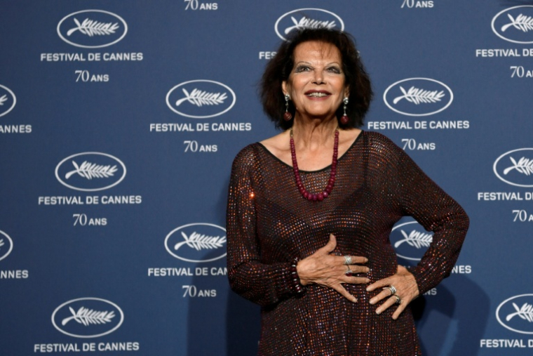 L'actrice italienne Claudia Cardinale à son arrivée à une cérémonie marquant le 70e anniversaire du Festival international du film de Cannes le 20 septembre 2016 à Paris ( AFP / PHILIPPE LOPEZ )