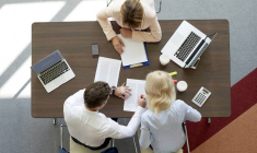 Crédit immobilier : peut-on emprunter quand on n'est pas en CDI ? / iStock.com - Szepy