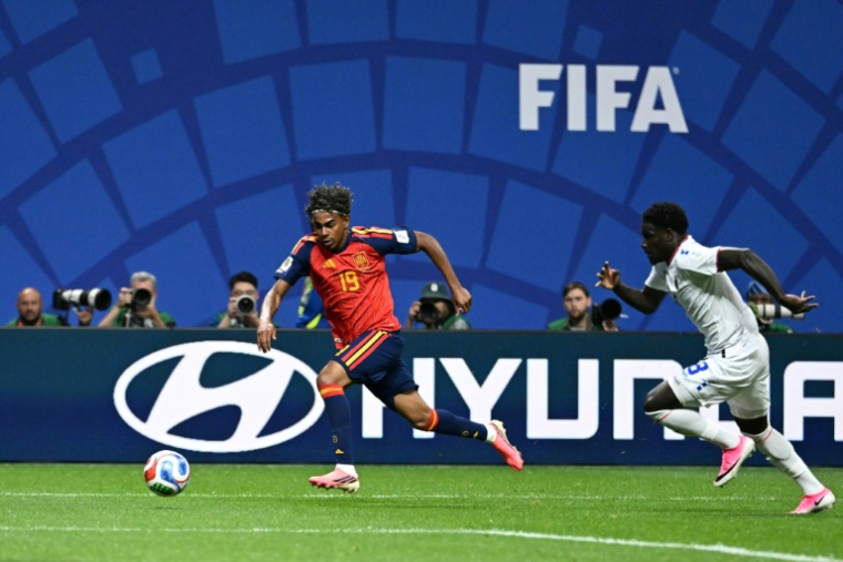 Lamine Yamal, entré en jeu pour les 20 dernières minutes, n'a pas réussi à faire sauter le verrou défensif du Cap Vert et l'Espagne a concédé un nul 0-0 ( AFP / ROBERTO SCHMIDT )