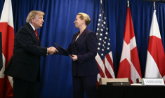 Le président américain Donald Trump et la Première ministre danoise Mette Frederiksen le 22 septembre 2026 au siège de l'ONU à New York ( AFP / Brendan SMIALOWSKI )