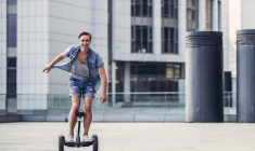 Les nouveaux véhicules urbains sont de plus en plus fréquents dans les villes.