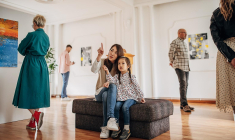 Découvrez nos bons plans pour profiter pleinement de l’offre culturelle sans casser votre tirelire. ( crédit photo : Getty Images )