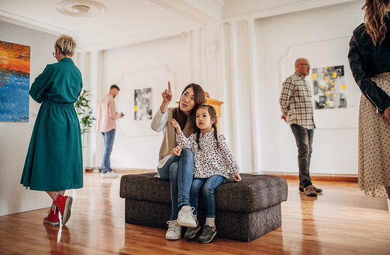 Découvrez nos bons plans pour profiter pleinement de l’offre culturelle sans casser votre tirelire. ( crédit photo : Getty Images )
