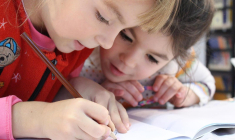 Bruno Le Maire veut aligner le coût d'une assistante maternelle sur le coût d'une place en crèche. Illustration. (klimkin / Pixabay)