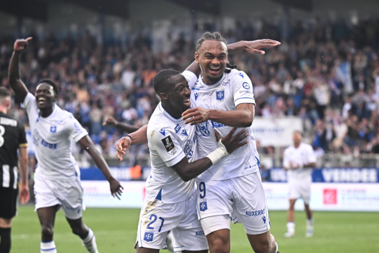 Auxerre se rapproche du maintien après sa victoire facile contre Angers, le Paris FC facile contre Brest