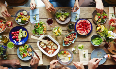 Le titre du spécialiste de la restauration collective perd 56% sur un an. (© Elior)