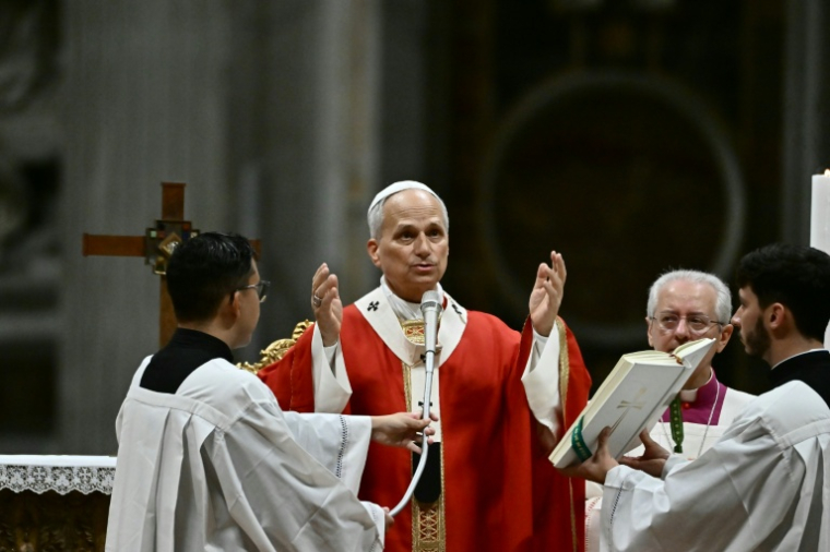 Le pape Léon XIV préside la messe pour l'inauguration de l'année académique des universités pontificales, le 8 octobre 2026 au Vatican ( AFP / Filippo MONTEFORTE )