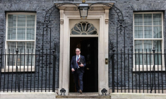 Le Premier ministre britannique Keir Starmer quitte le 10 Downing Street à Londres