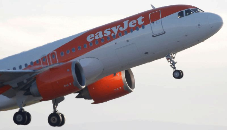 LE FONDATEUR D'EASYJET ÉCHOUE À ÉVINCER LA DIRECTION