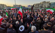 Rassemblement à Téhéran pour porter le deuil du guide suprême Ali Khamenei, le 1er mars 2026 ( AFP / Atta KENARE )