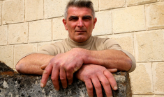 Arnaud Svrcek à Courmelles, le 8 avril 2023. ( AFP / FRANCOIS NASCIMBENI )