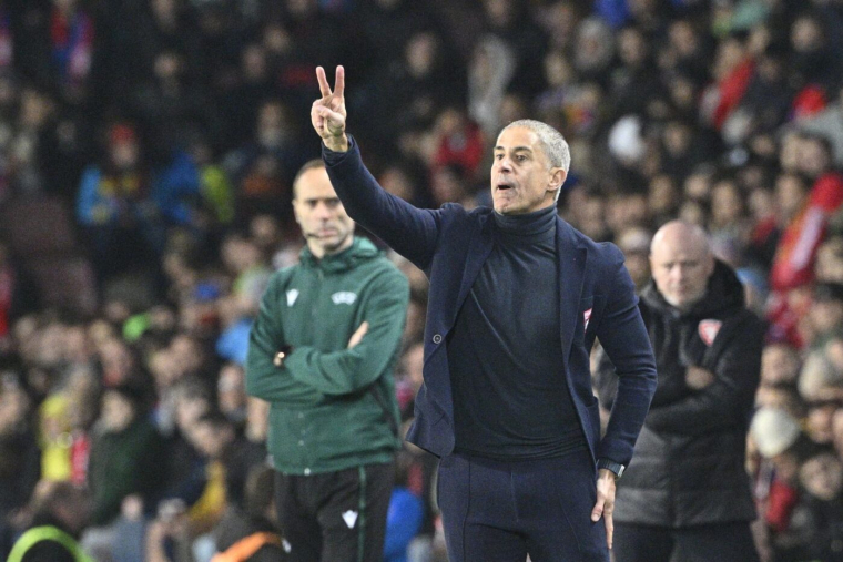 Sylvinho chante du Frank Sinatra