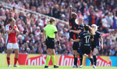 Lyon croque Arsenal et prend une option sur la finale