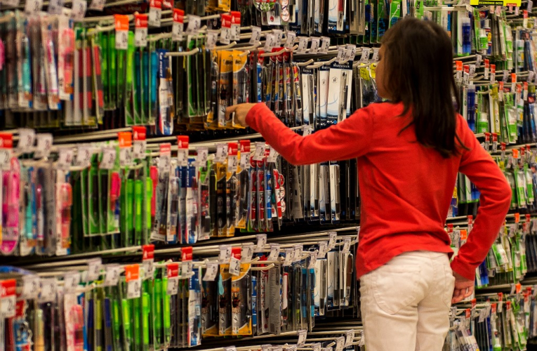 Le prix des fournitures scolaires augmente de 11,3% pour la rentrée 2023.  ( AFP / PHILIPPE HUGUEN )