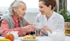 Des aides fiscales sont accordées pour les situations de dépendance. (© Fotolia)