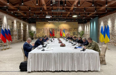 LA RUSSIE VA "RÉDUIRE" SON ACTIVITÉ MILITAIRE À KYIV ET TCHERNIHIV