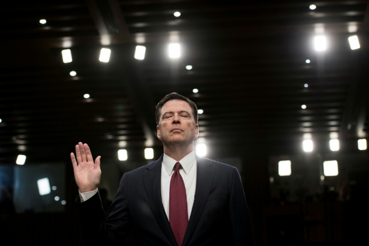James Comey, ancien chef du FBI, prête serment devant le Sénat, à Washington DC, le 8 juin 2017 ( AFP / Brendan Smialowski )
