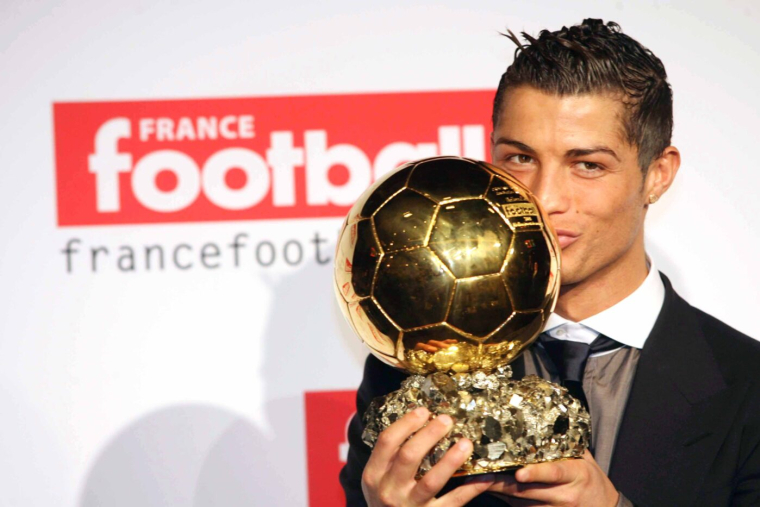 Cristiano Ronaldo élu plus grand Ballon d’or de l’histoire