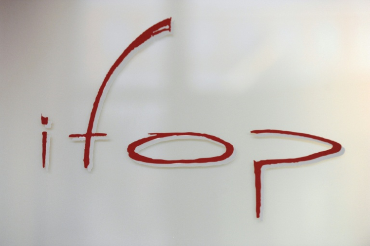 Plus d'un Français sur deux (52%) victimes de discriminations racistes ou religieuses ont adopté une stratégie d'évitement des situations à risques, selon un sondage Ifop pour la Licra ( AFP / BERTRAND GUAY )