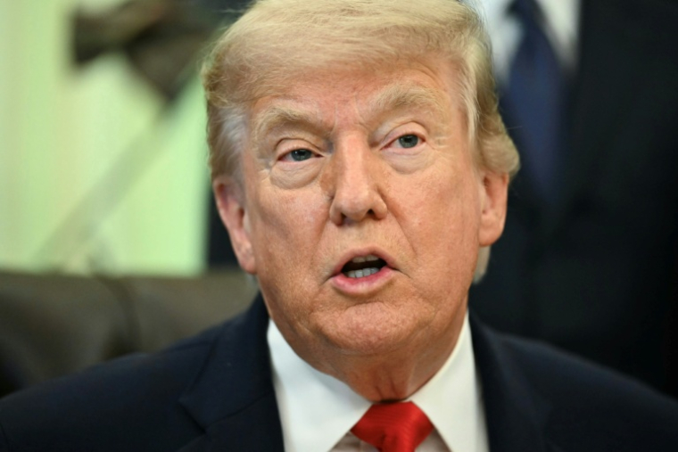Le président américain Donald Trump dans le Bureau ovale de la Maison Blanche, le 11 juin 2026 à Washington ( AFP / Kent NISHIMURA )