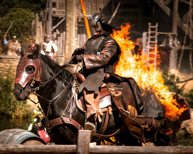 Le Puy du Fou (Vendée) a annoncé proposer 2000 postes, sur les 2500 nécessaires au bon fonctionnement du parc, pour la saison 2021. (Crédits photo : Flickr - Christian PARREIRA )