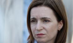 La présidenta moldave Maia Sandu visite la ville de Bucha, en Ukraine