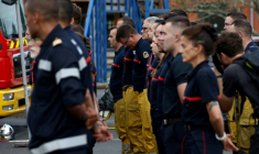 Cérémonie en mémoire des deux pompiers morts le 21 juillet 2026 à Mérignac, piégés dans leur camion, le 31 juillet 2026 à  Lège-Cap-Ferret, en Gironde ( AFP / ROMAIN PERROCHEAU )