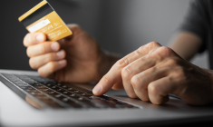 Les augmentations tarifaires des banques continuent. Mais sur quels services ? ( Crédits: © kite_rin - stock.adobe.com)