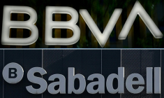 Montage photos du 16 novembre 2020 montrant les logos des banques BBVA et Sabadell ( AFP / GABRIEL BOUYS )