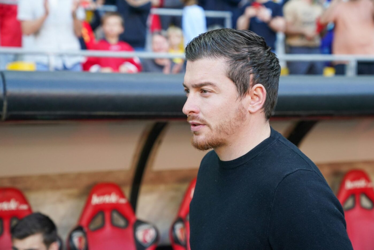 Suspicion de match truqué, l'entraîneur de Versailles prend la parole