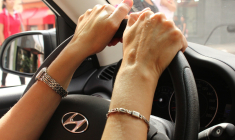 Il est conseillé d'opter pour un véhicule électrique, certes plus cher à l’achat mais moins coûteux au fil des années. Illustration.  (RicharRiveiro / Pixabay)