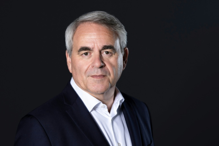 Le président LR des Hauts-de-France Xavier Bertrand à Paris le 28 août 2025 ( AFP / Alain JOCARD )