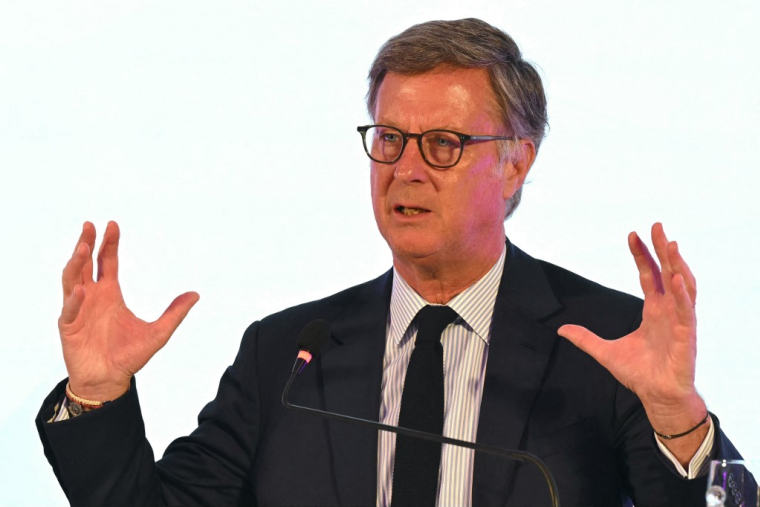 Sébastien Bazin à Mumbai, en Inde, le 9 avril 2025. ( AFP / INDRANIL MUKHERJEE )