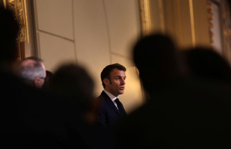 Emmanuel Macron lors d'une conférence sur la fin de vie en 2023