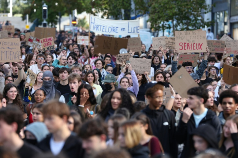 Manifestation de lycéens à Brest le 1er octobre 2026 ( AFP / FRED TANNEAU )