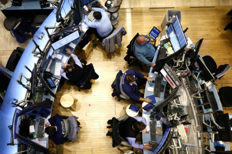 Des opérateurs à la Bourse de New York, le 28 septembre 2026 ( AFP / CHARLY TRIBALLEAU )