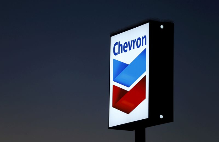 AU T3, CHEVRON BAT LES PRÉVISIONS, EXXON ENCHAÎNE LES PERTES
