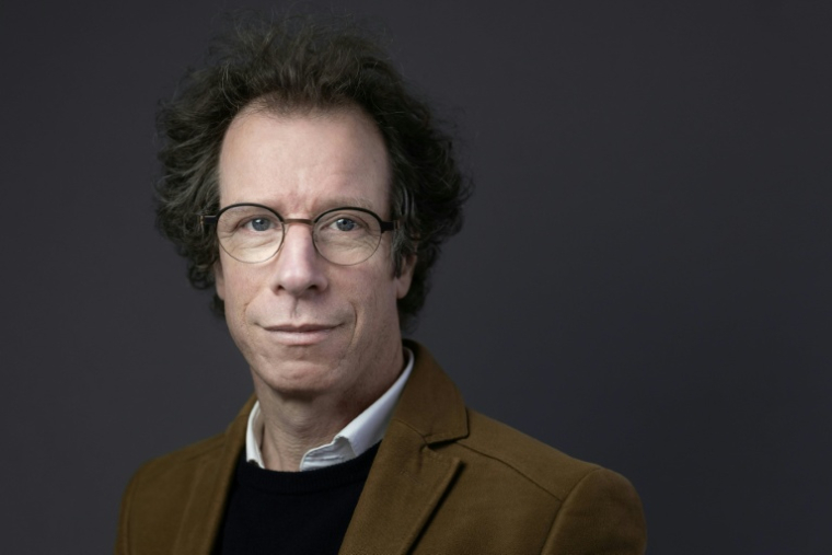 Le mathématicien Stéphane Mallat, médaille d'or 2025 du CNRS, le 6 février 2025 à Saclay, dans l'Essonne ( AFP / JOEL SAGET )