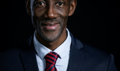 Bally Bagayoko pose le 11 décembre 2025 à Paris ( AFP / JULIEN DE ROSA )