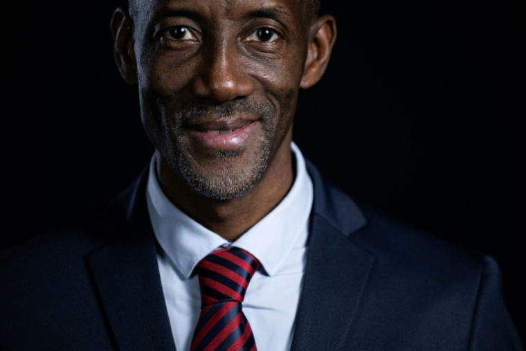 Bally Bagayoko pose le 11 décembre 2025 à Paris ( AFP / JULIEN DE ROSA )