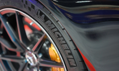 Un pneu Michelin (crédit photo : Adobe Stock /  )