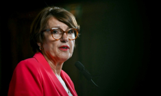 La ministre de l'Agriculture, Annie Genevard, le  4 septembre 2026 à Paris ( AFP / LOU BENOIST )