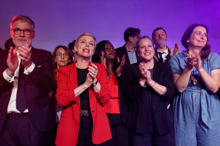 Olivier Faure, premier secrétaire du PS, Clémentine Autain, Lucie Castets et Marine Tondelier, secrétaire nationale des Ecologistes, lors du meeting du Front populaire 2027, le 5 mai 2026 à Paris ( AFP / Xavier GALIANA )