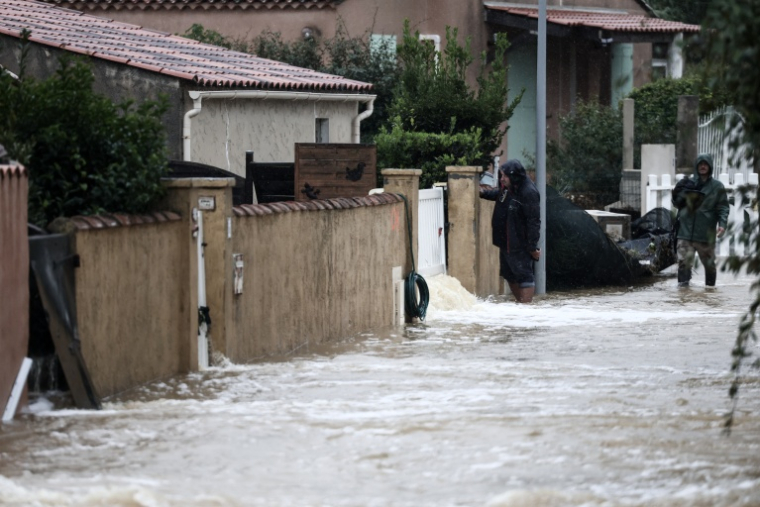 Inondations à Saint-Mitre-les-Remparts, près de Marseille, le 20 octobre 2026 ( AFP / Thibaud MORITZ )
