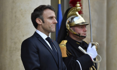 Emmanuel Macron à Paris, le 24 mars 2023. ( AFP / JULIEN DE ROSA )